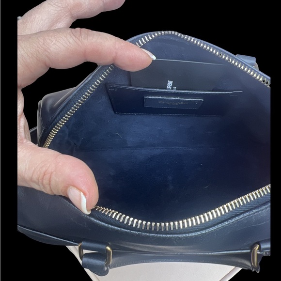 Saint Laurent Black Leather Women's Bag - Picture 3 of 16